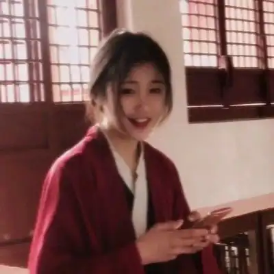 网易云热评我陪客户喝酒被灌醉了,之后总感觉嘴边有异物,醒来才知道