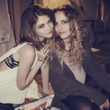 欧美姐妹头像大全2020最新版的与你一起二到世界的终结