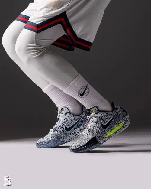 突发nike社交平台集体换头像,只为这个神秘配色