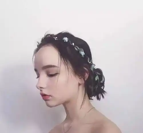 我是女生,爱漂亮的女生学学人家怎么扎头发