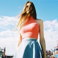 马尾欧美女孩头像