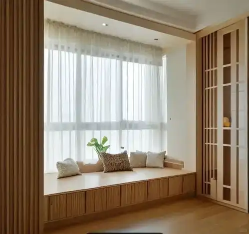 不听劝,坚持在阳台上做了榻榻米,入住一年,效果真的太香了