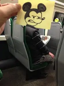 看我不靠滑手机解决无聊的长途车程