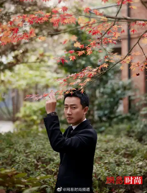 被黄轩的绅士造型圈粉了