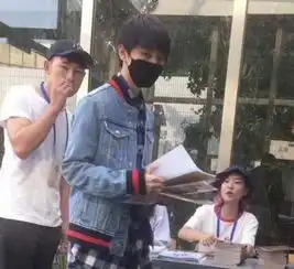 王俊凯现身北电报道,你想对大学生王俊凯说什么呢