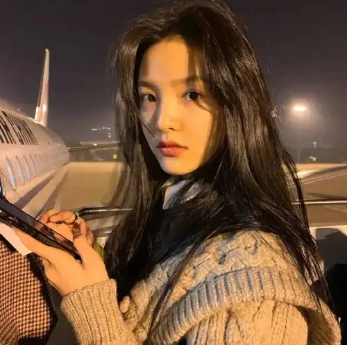 心动女生头像见惯了量产的温柔,所以对笨拙的真诚就格外心动