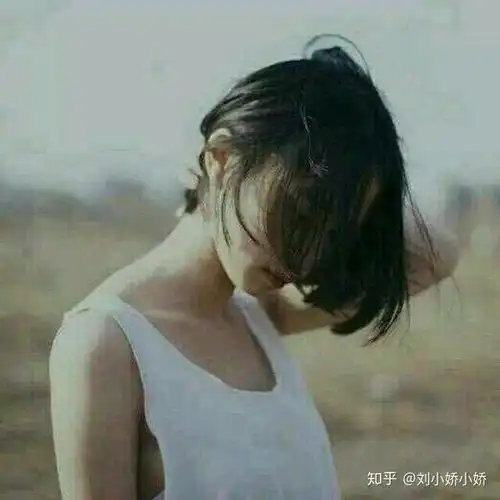 请问你们平时都多久换一次头像,有没有那种百看不腻一直都不会换掉的头像