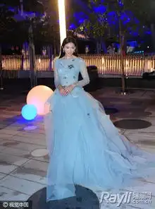 跟着明星宝宝们逛迪士尼这嫩装的我给满