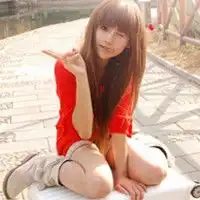 2013姐妹头像一左一右一对两张明知道爱情但还是拼命往里跳