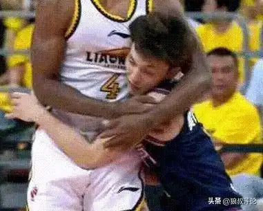 离大谱辽宁偏激球迷制作徐杰黑白头像造谣车祸去世惹争议