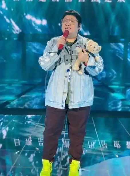 韩红为了阻止易烊千玺,发脾气挂电话后心疼得哭了