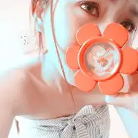 我害怕孤独漂亮的青春女生qq头像