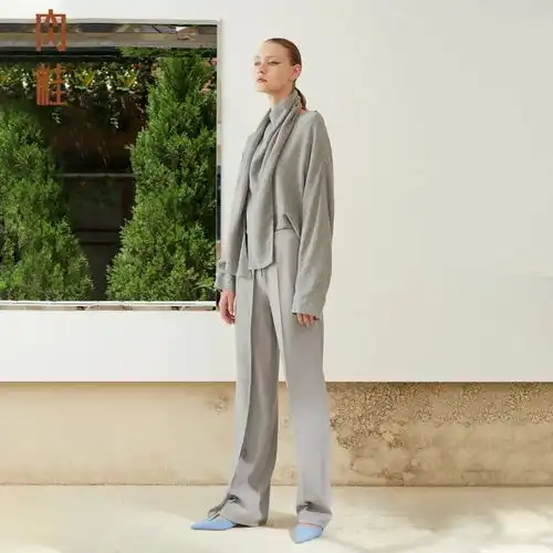 没有你穿不了的灰色,只有还没有掌握的搭配方法