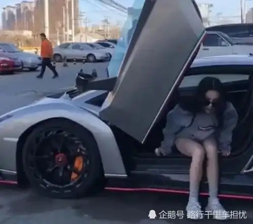 偶遇9千万毒药现身街头保养一次高达10万元,女车主出现后都不看车了