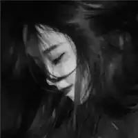 qq女生伤感头像黑白黑白照伤感女生qq头像