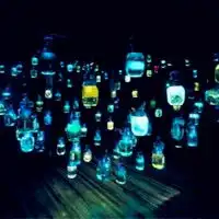 彩色荧光瓶子唯美头像图片,星星点点照亮黑夜