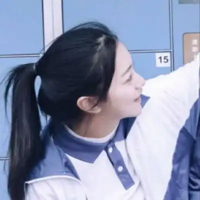 真人情侣头像两张情侣头像男女一起一人一半