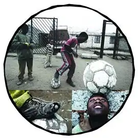 南非儿童的足球梦
