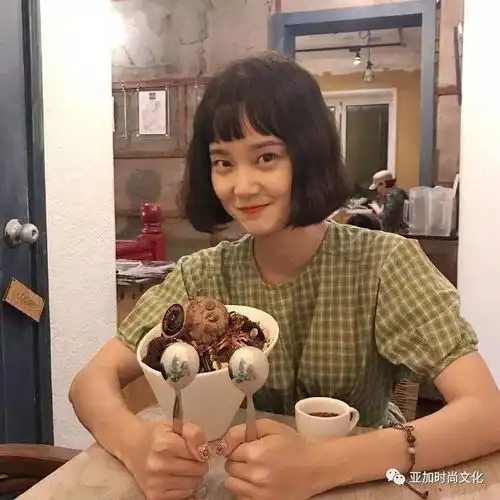 波浪短卷发,谁能有我活泼