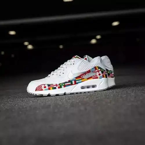 酒吧看球我站c位,全因nikeflagpack世界杯主题系列正式上线