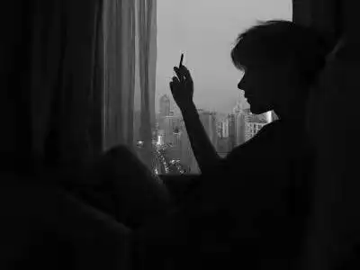 爱上一个偷盗者,他们的命运,该何去何从故事