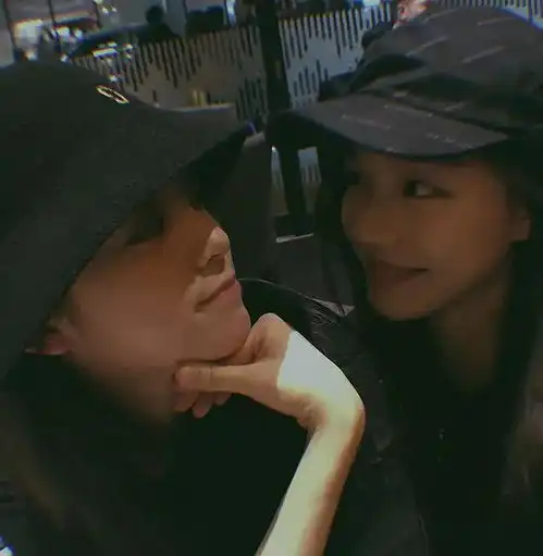 欧阳娜娜内涵美合白富美的朋友圈比你想的更精彩