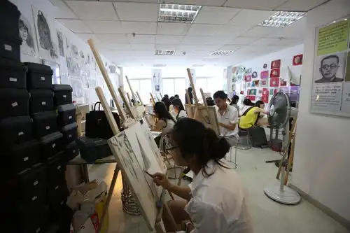 图上海美术培训班素描色彩培训学校更好的选择上海文体培训