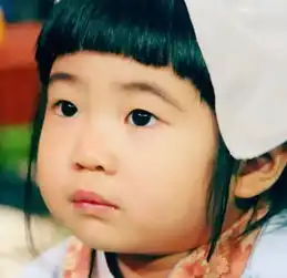 别再说曹格女儿丑了,女大十八变在曹格女儿身上应验了