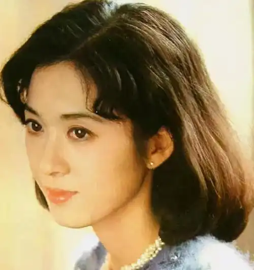演员龚雪因流氓案退圈,被迫远走海外20年,今过成这样