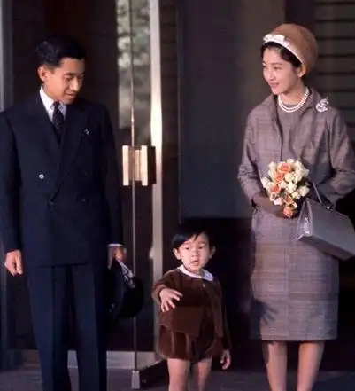 被婆婆折磨41年的平民皇后,亚洲版戴安娜我只有一个部位被需要