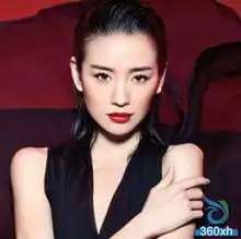 清纯玉女齐换妆红唇妆瞬间变御姐
