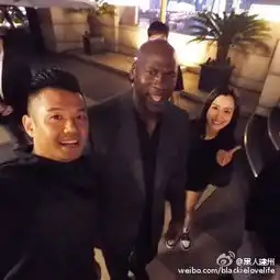 陈建州晒与迈克尔乔丹合照范玮琪变矮人