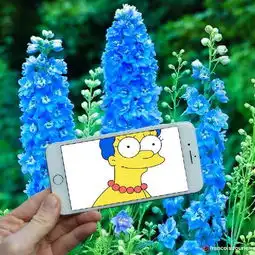 毫无违和感用iphone中辛普森形象放入现实生活中,奇怪有趣的事情发生