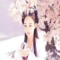 桃花树下的女孩微信头像微信头像图片大全