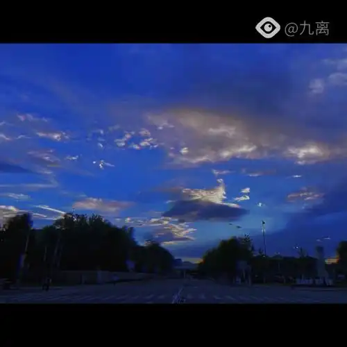 林子枫此时感觉自己不在是自己,被多重快感夹击的他禁不住大声.......