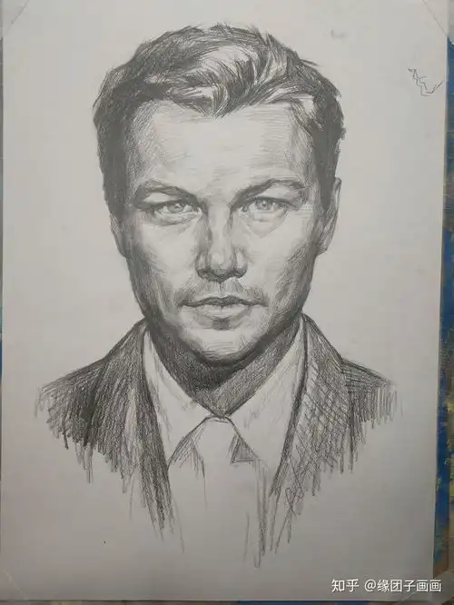 为什么我画素描人头像或者半身像一揉就没了