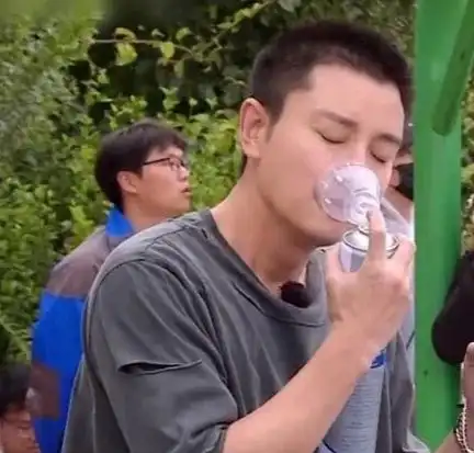 彭昱畅新剧演员非活人,辰亦儒用ai当替身,明星赚钱底线何在
