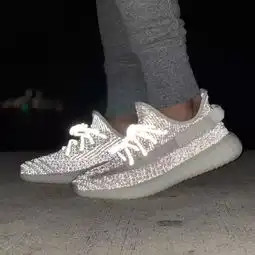 yeezy近日价格飞涨,据说是拿了秋冬时候aj1的剧本