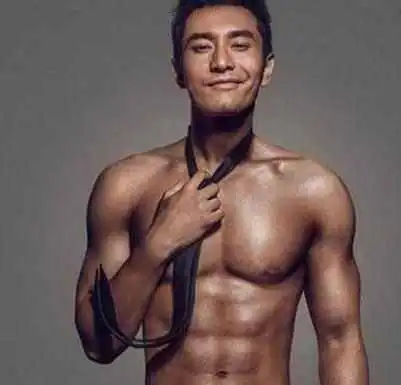 知道哪位男星身材最好,除非看了他们的腹肌,鹿晗不服