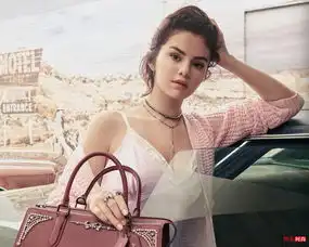 丝毫不受比伯订婚影响赛琳娜变得更美了