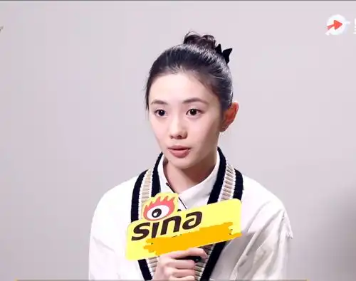 张艺谋钦定周冬雨的接班人,刚出道搭配易烊千玺的女主刘浩存