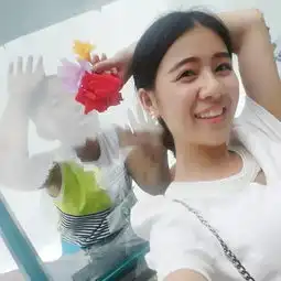 谁可以帮我图片加个v,呢,我做微信头像谢谢
