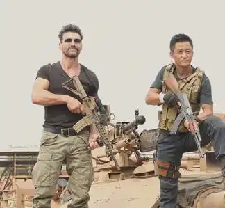 战狼2的英雄之路,是我们久违了的暴力美学