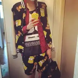 请问这件巴特辛普森的棒球服如图和裤子哪有卖有链接吗