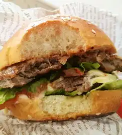 双层牛肉汉堡包