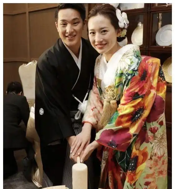 跳水名将拒当中国人,带领全家归化日本,女儿穿和服嫁日本人