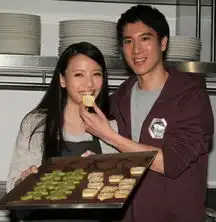 王力宏宣布升格当爸爸妻子小腹微凸亮相