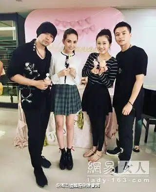 周杰伦肌肉全没了昆凌生产后却胖到周董去了