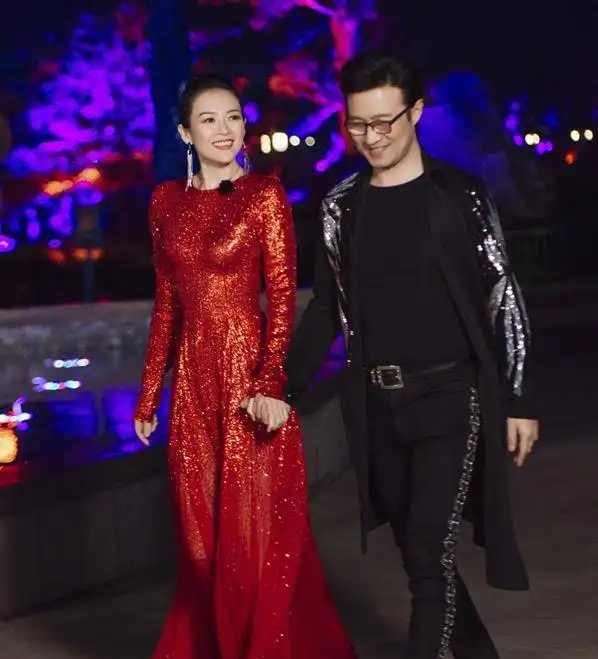 摇滚巨匠汪峰对突然离世的父亲心怀愧疚,母亲离世称再无遗憾