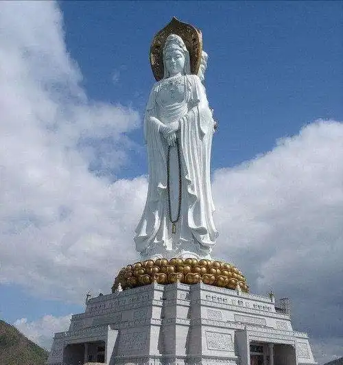 三亚有座南海观音像,规模浩大冠绝中外,三亚旅游的朝圣之选